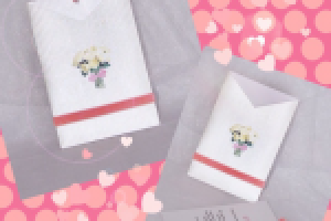 Открытка в кармашке с плюшевой лентой