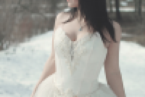 Зимнее свадебное фото невесты