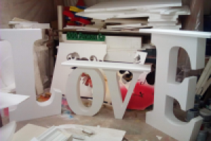 Буквы для ведущего Арнольда