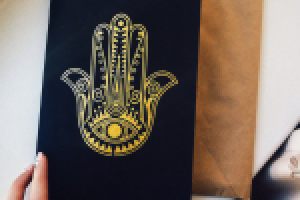 скетчбуки ручной работы с иллюстрациями на обложке