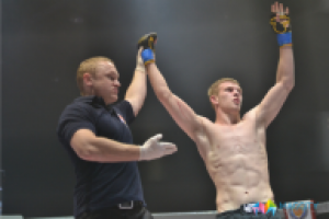 Профессиональный турнир "Стальное сердце": интервью с бойцом