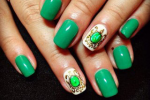 Жидкие камни: все о драгоценном маникюре и даже больше