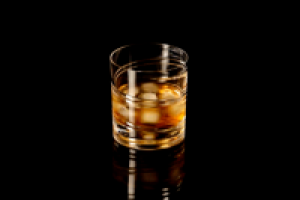 3д моделирование хрустального стакана с виски