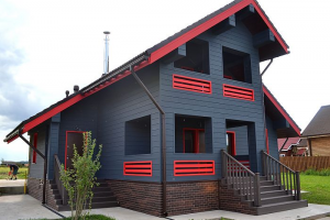 Покраска деревянного дома