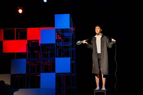 Кадры из МХАТа им. Горького