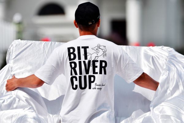 Мерч для BITRIVER CUP