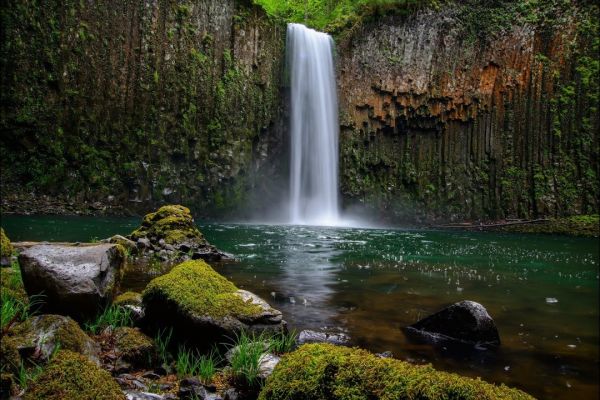 Вода природная, источник жизни.