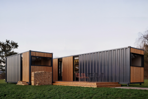 Архитектура и дизайн экстерьера дома с баней из морских контейнеров
