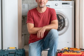 Персонаж для обложки объявлений на маркетплейсе