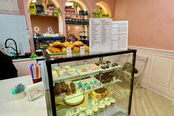 Разработка дизайна интерьера для кафе-мороженого Джелато, площадь 56,0м2.