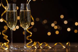 Два бокала с вином