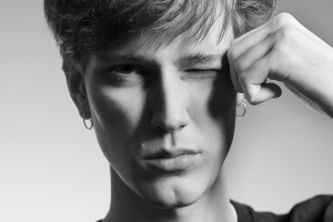 Модельные тесты. Модель: Саша. Модельное агенство: SELECT