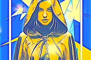 мистическая женщина в капюшоне