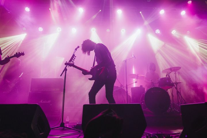 Видеомонтаж концертов и артистов Рилс, шорты