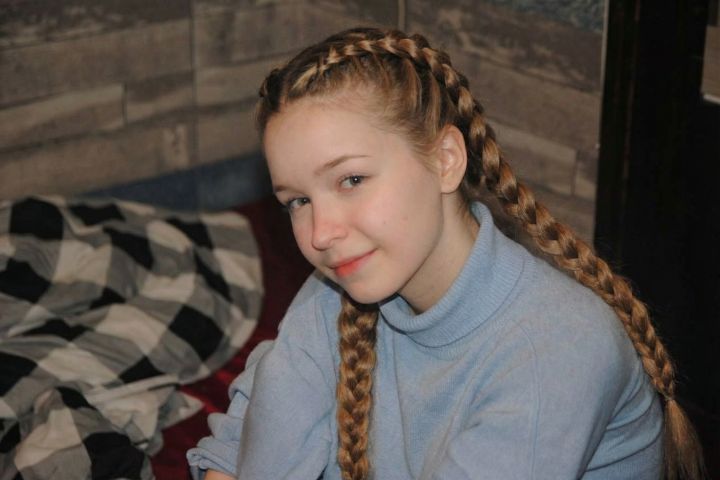 Фотография (изменение цвета волос и причёски) - 5630070