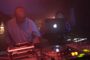 Живое techno выступление .