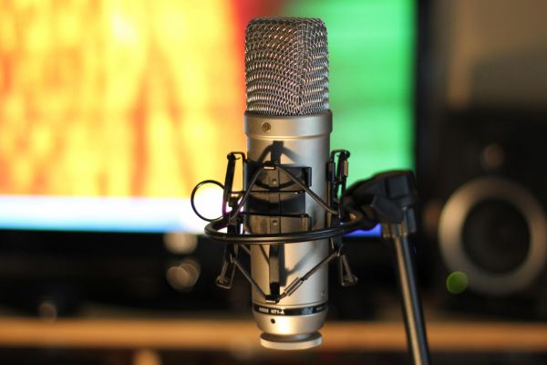 Работа диктора. Озвучка текста. Три варианта дикторской подачи