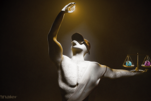 Статуя в викторианском стиле