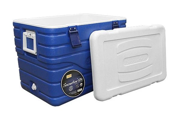 Компания "Camping". Работает в сфере производства и продаж товаров для туризма. (Outdoor)