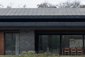 Фасад дома в Белостоке. Inside-Out-Inside