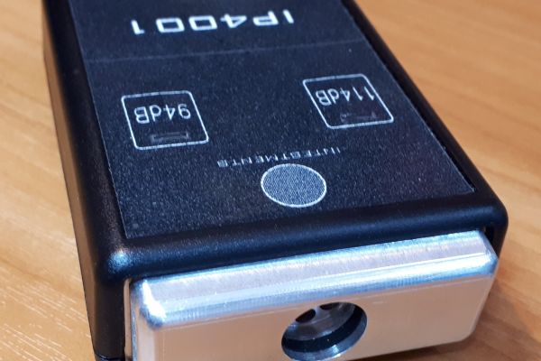 Пистонфон (устройство для калибровки измерительных микрофонов)