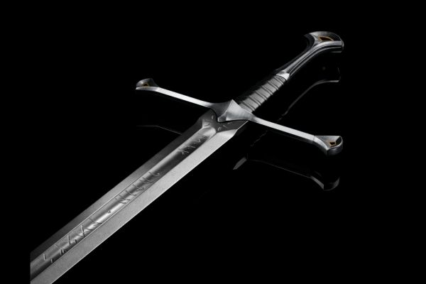 Легендарный меч Narsil: High-end визуализация и Game-ready модель