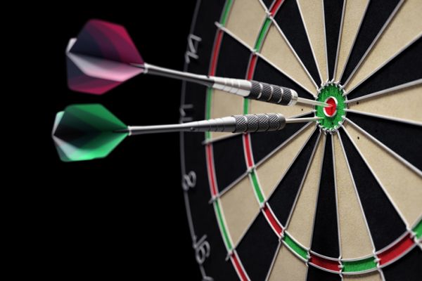 Игра дартс
