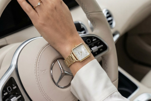 Создание AI-визуала для аксессуаров (часы)