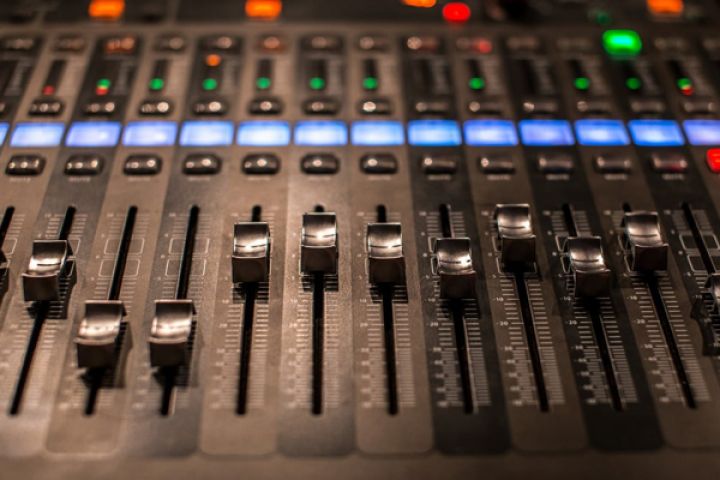 Бит, минус, полная копия минуса без нейросетей. Cведение трека, вокала с минусом