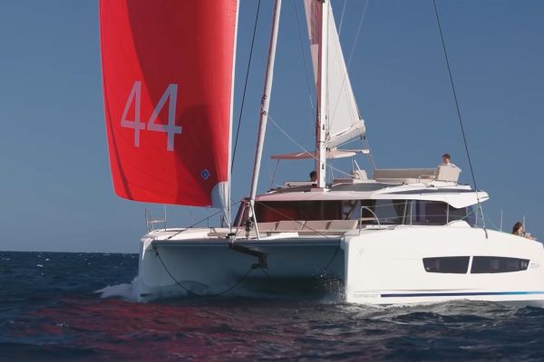 Обзор Катамарана Fountaine Pajot 44