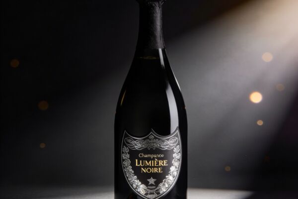 LUMIÈRE NOIRE — концепт премиального шампанского, вдохновлённый эстетикой модной индустрии