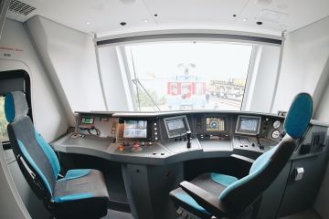 Пульт машиниста электропоезда Ласточка