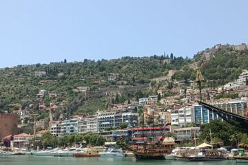 Пост для ВКонтакте: история морского порта Алании (туристический блог)