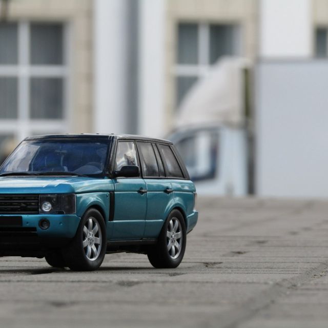 Range Rover  6 -   . 