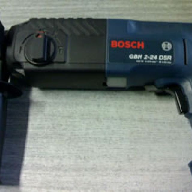  Bosch GBH 2-24 D -    