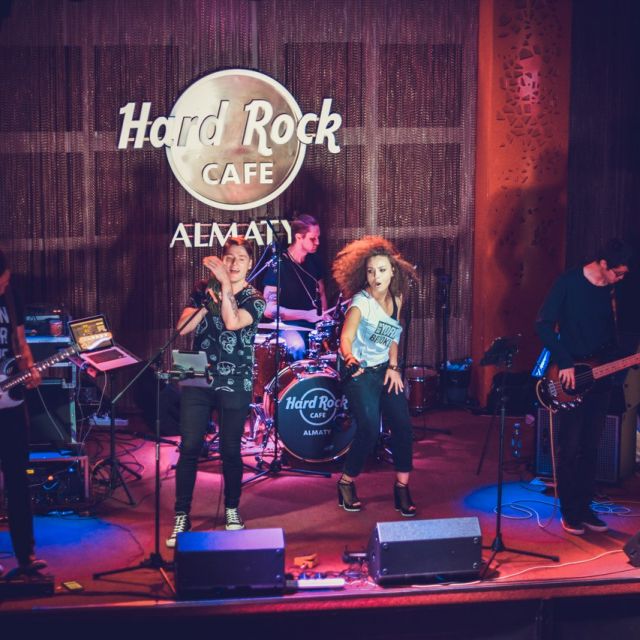    Hard Rock Cafe
