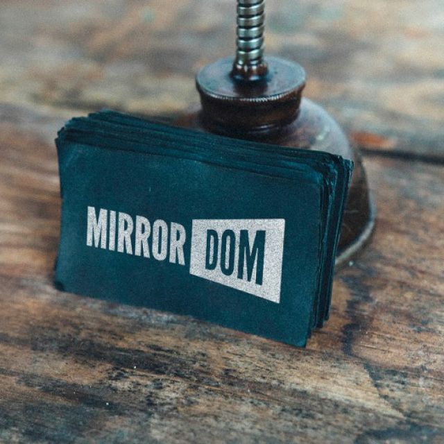 Mirror dom