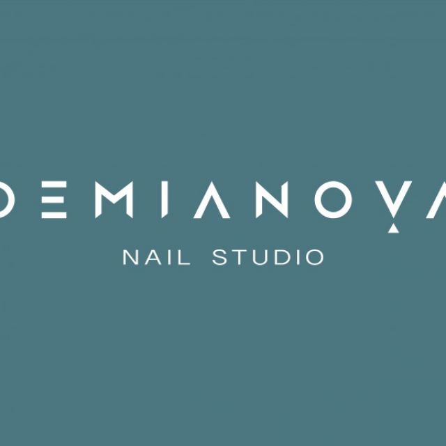 Logo nail studio