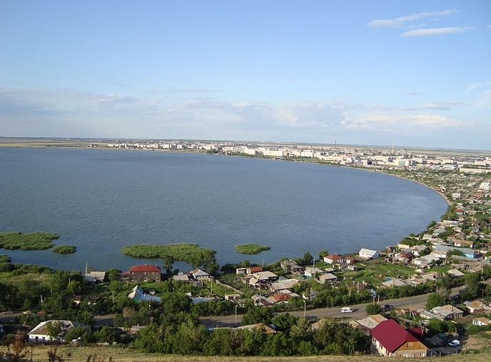 Проект очистки озера площадью 14 кв. км в Казахстане
