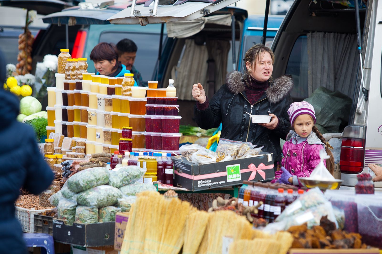 ярмарка выходного дня вывеска. сувениры из кмв. жизнь ярмарка. азербайджан сельскохозяйственная ярмарка. жизнь ярмарка.