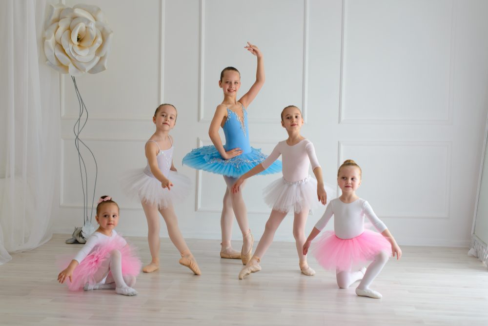 Школа балет танца. Классический танец дети. Классическая хореография для детей. Детский балет. Балетные танцы для детей.